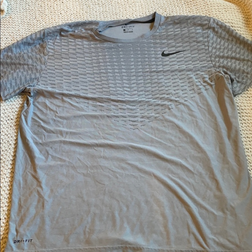Nike tee